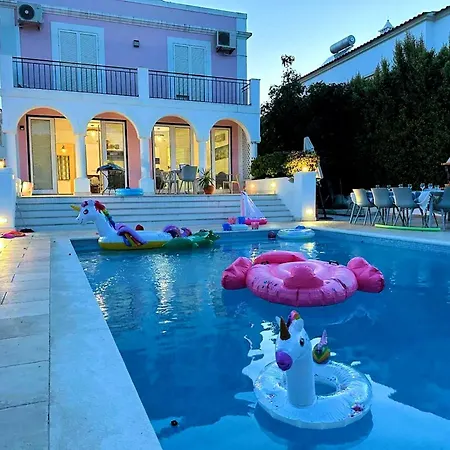 ヴィラ Elegant Old Town Camilla 6 Bedrooms Pool Table *